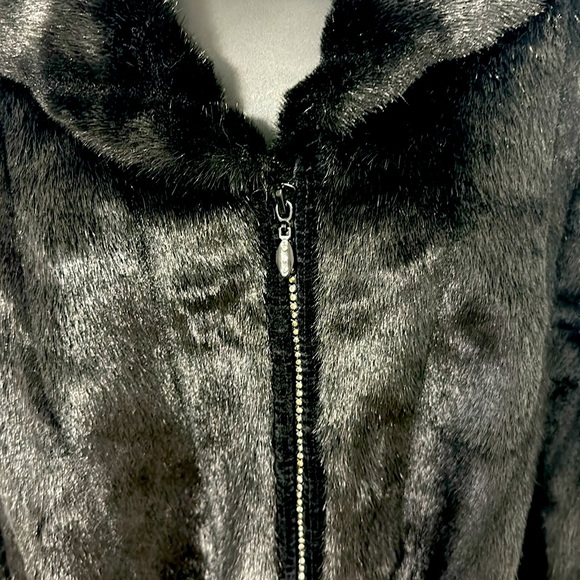 Lisa International XL Fur Crystal Zipper Closure - Picture 5 of 10